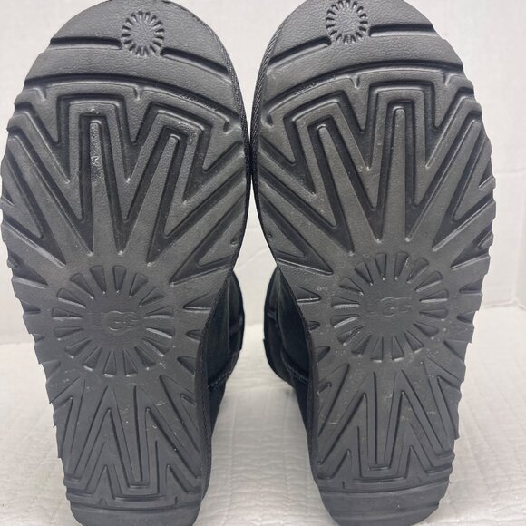 UGG Womens Classic Mini Genuine Black Shearling Suede Boots SZ 9 Winter - Picture 8 of 11